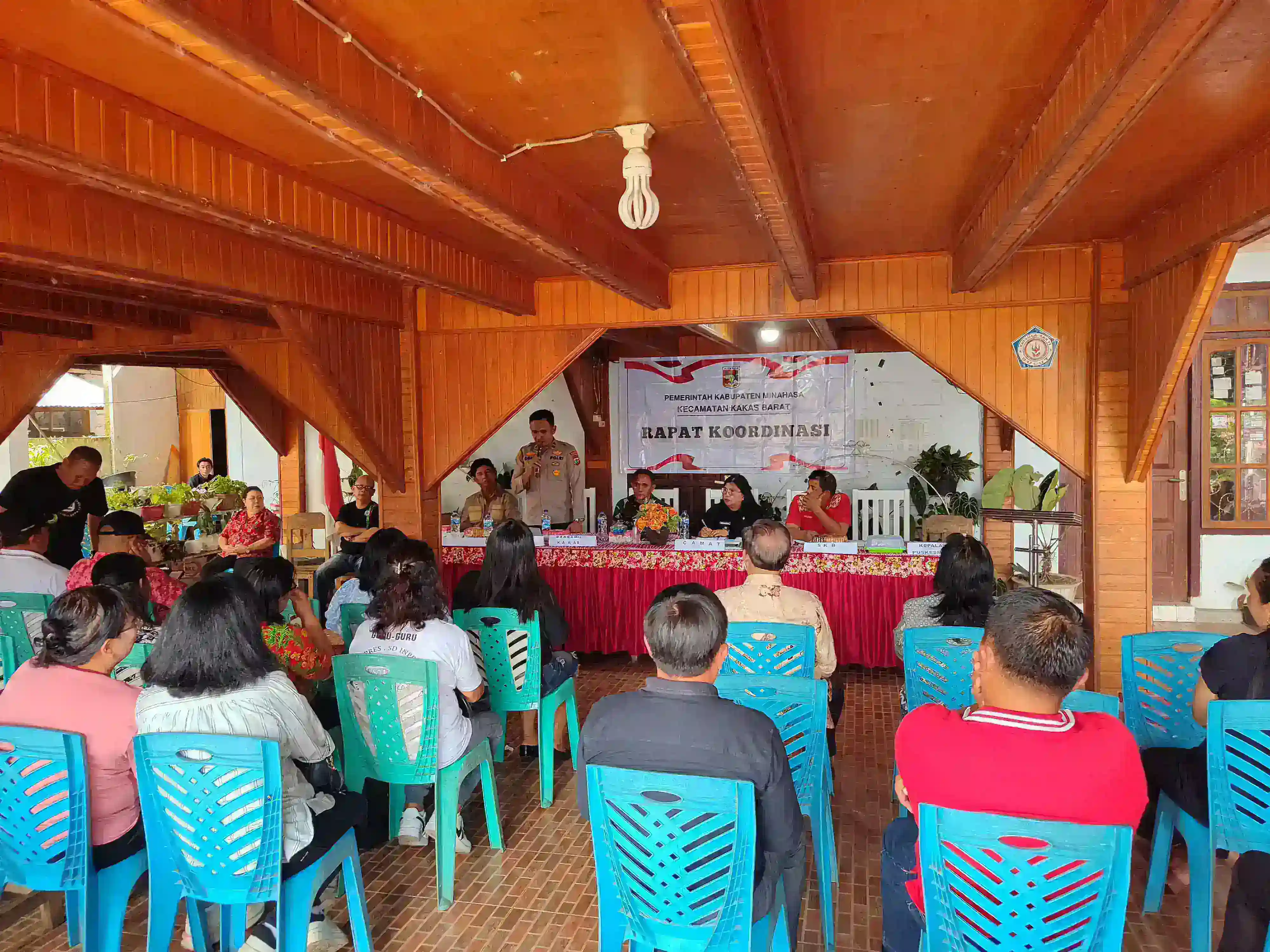 Bersinergi Jelang HUT RI, Forkopimcam Kakas Barat Gelar Rapat Koordinasi Bersama Pemerintah Desa